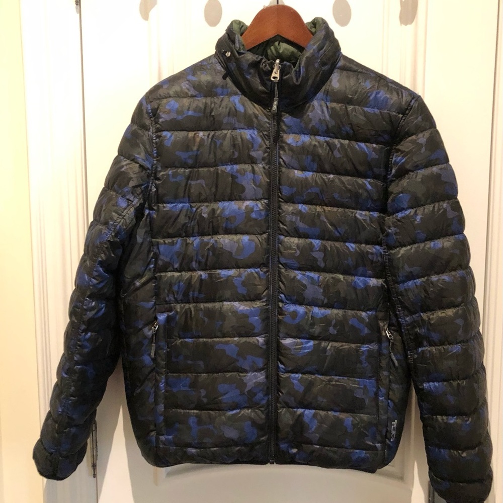 TUMI TUMIPAX Men’s Patrol Packable Travel Puffer Jacket